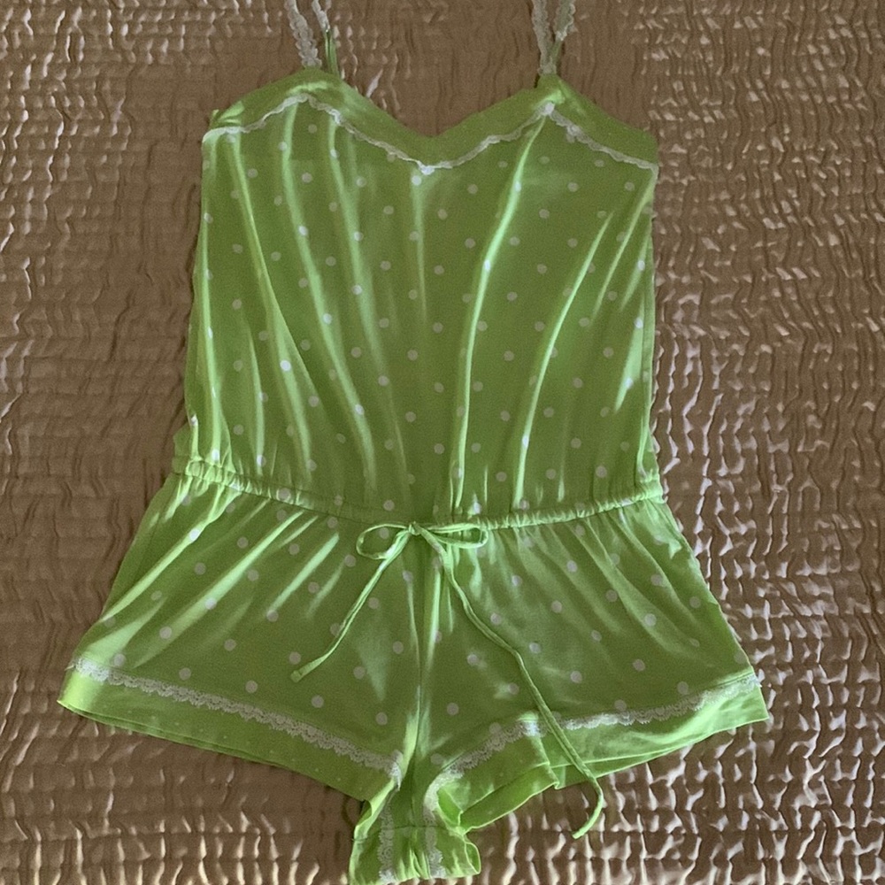 Victoria Secret M nightie romper soft light & cute comfy EUC!